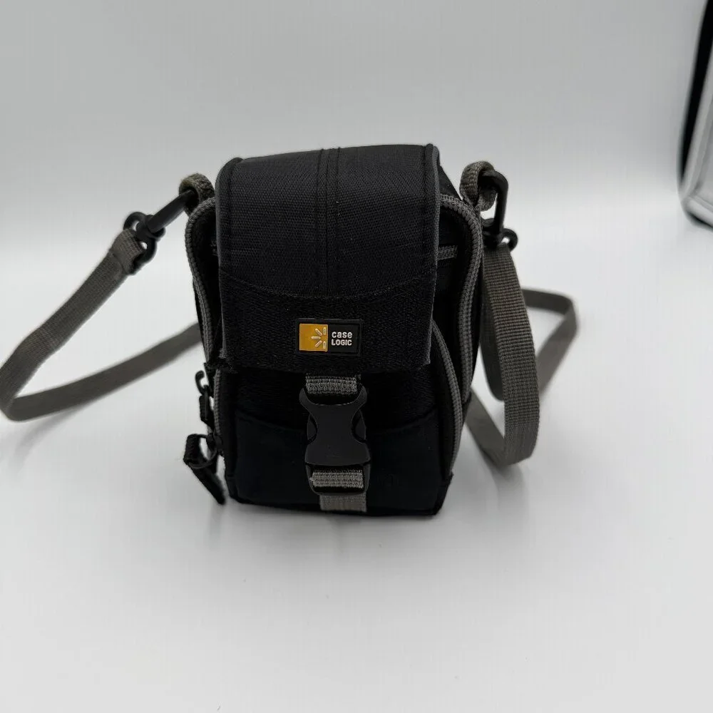 Case Logic Soft Padded Digital Camera Bag/Holder w/3 Zipped pockets, Black, Good
